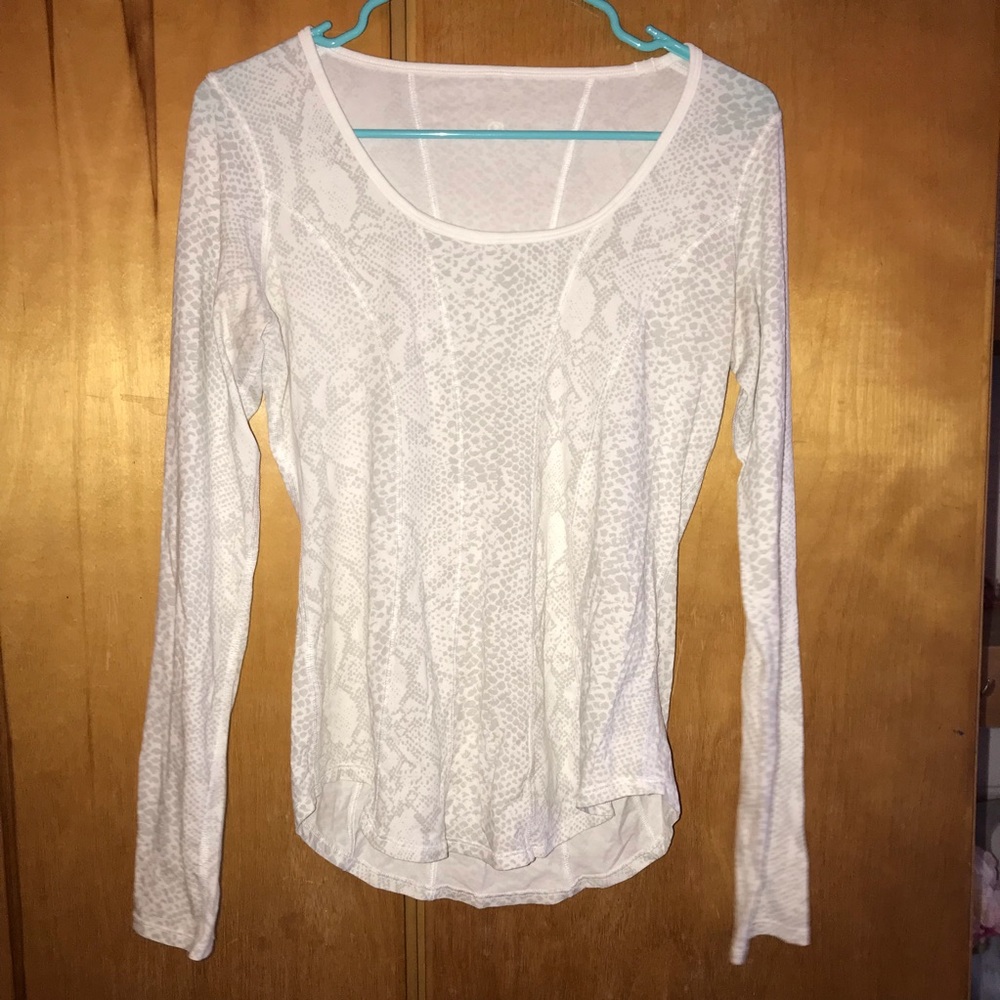 Lululemon Swiftly Tech Long Sleeve Scoop neck